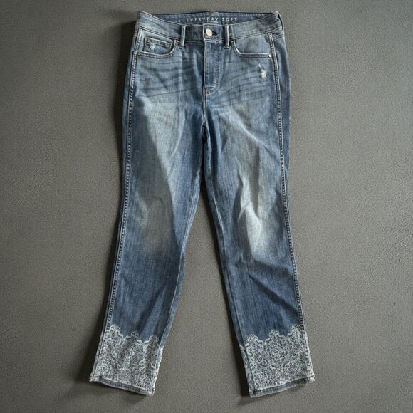 WHITE HOUSE BLACK MARKET Everyday Soft Lace Print Trim Crop Pants Jeans Size 4 - Picture 1 of 8